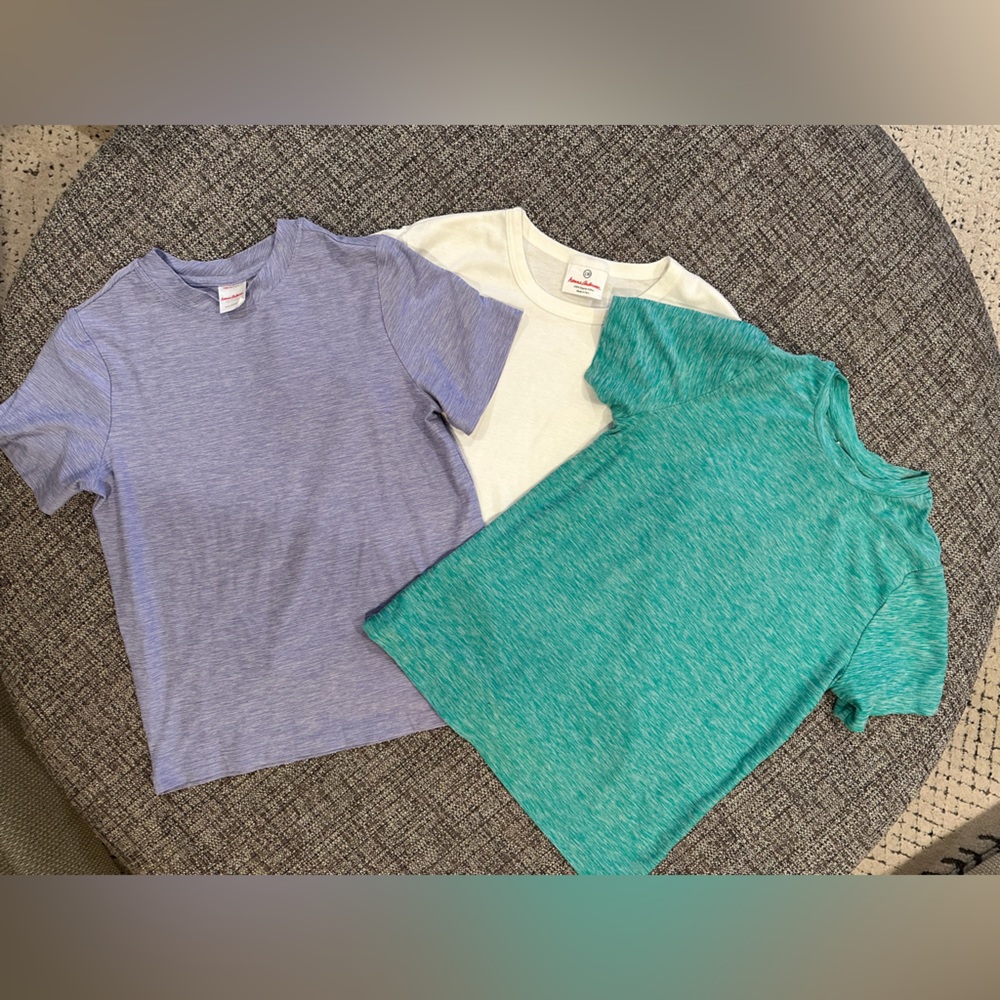 Hanna Andersson boys t-shirt bundle - two size 120 and one white size 130 shirt